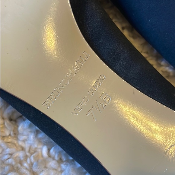 Bruno Magli black Novati peep toe heels - Picture 6 of 7